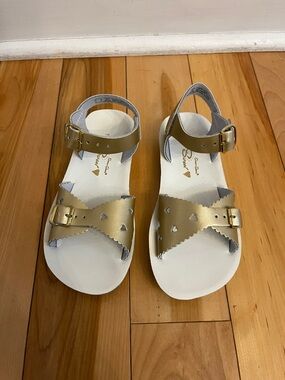 Kids size 11 Salt Water Sandals - Sweetheart - Gold